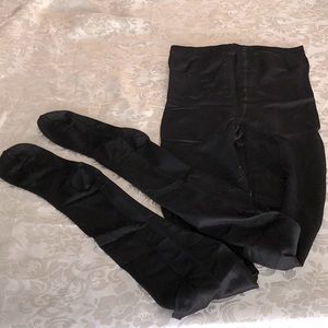 Women’s black pantyhose.   New